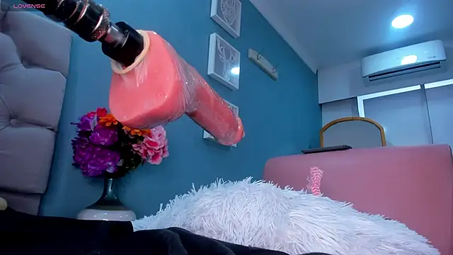 Luna Raay online show from January 9, 10:36 pm