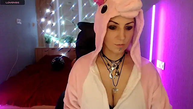 Sweet-n-Strong online show from November 17, 12:50 pm