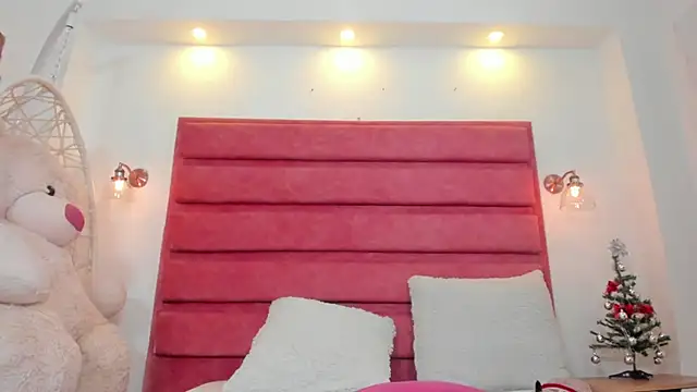 naomy sexy  online show from December 13, 7:53 pm