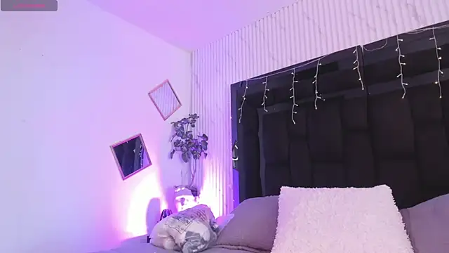 JanneBlossom  online show from March 20, 9:30 pm