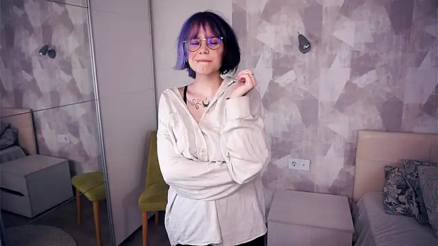 KellePourier online show from November 4, 6:46 pm