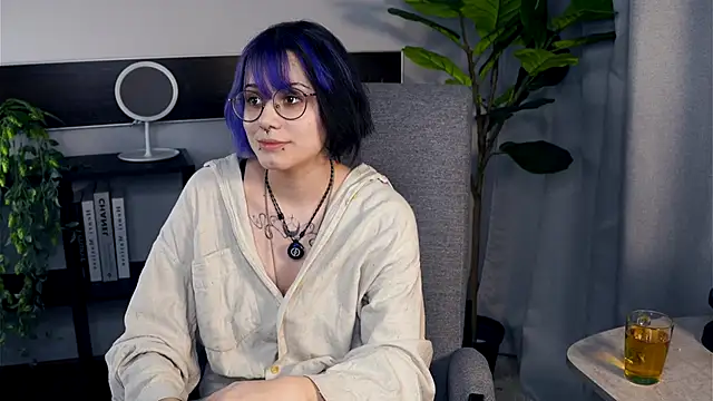 KellePourier online show from October 26, 3:51 pm