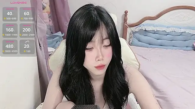 Vivian-88 online show from April 10, 4:07 am