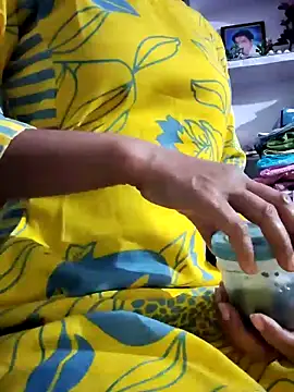 Hot-Rubyy online show from April 17, 4:31 pm