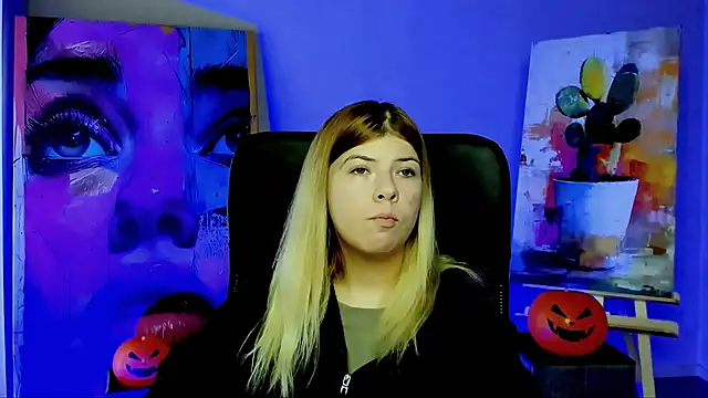 EvaDarc online show from October 28, 7:58 am