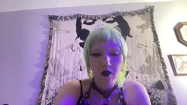 neighborhoodgothgf online show from June 1, 2:13 am