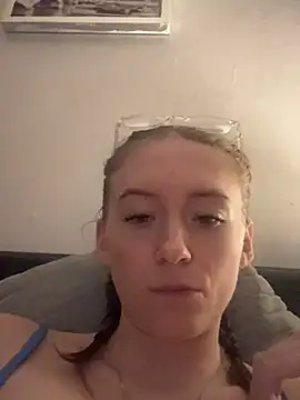 LottieLover online show from October 26, 9:21 pm
