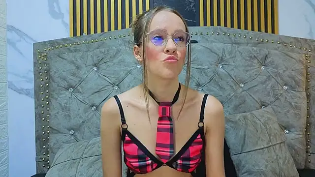 Salome cruxx online show from April 8, 2:08 pm