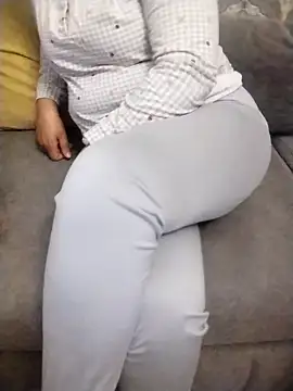 SweetNour online show from November 9, 10:05 pm