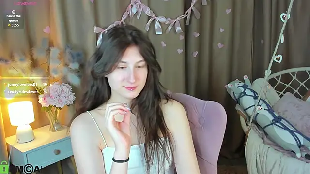 May Yam online show from February 15, 1:19 am