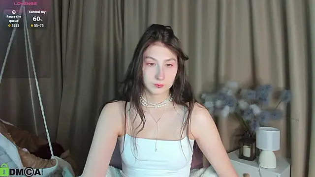 May Yam online show from February 1, 1:15 am