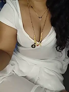shreyareddy99 online show from May 16, 10:36 am