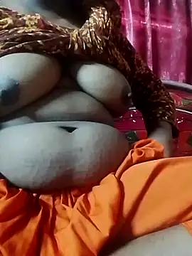 Liza0103 online show from May 7, 3:44 am