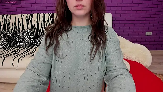 GlowMimi online show from February 4, 4:43 pm