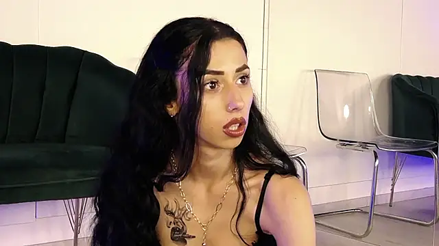 RebbeccaRay online show from December 17, 8:24 pm