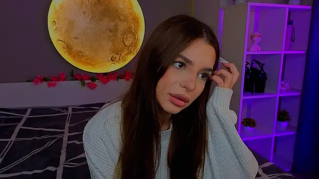 LauraHansil online show from April 13, 7:14 pm