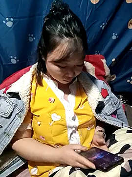 julybe online show from November 26, 2:07 pm