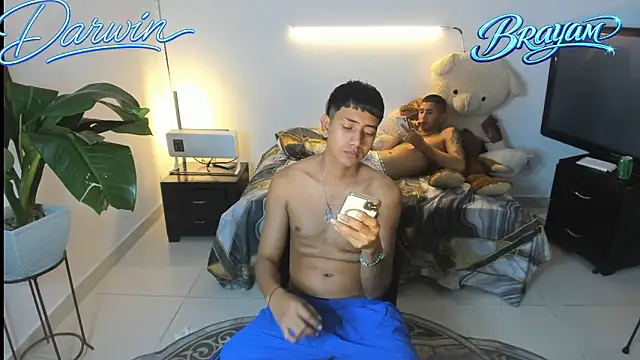 darwinandbrayann online show from February 24, 8:07 pm