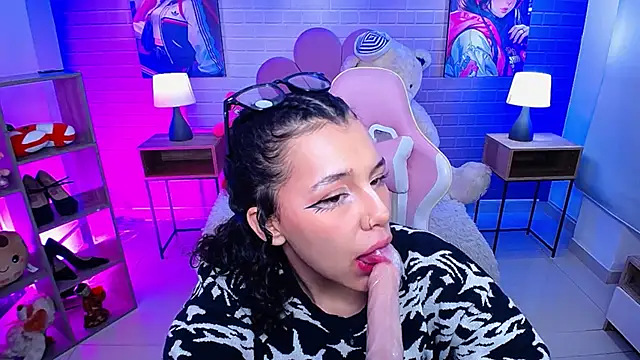 roseefancy19 online show from February 18, 11:42 am