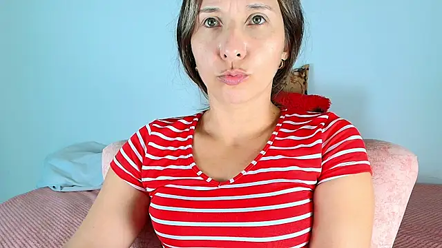 alana pink95 online show from March 27, 7:47 pm