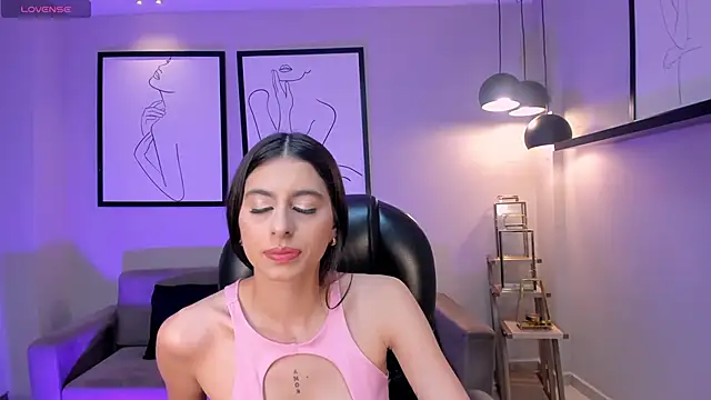 BellaConnorX online show from May 9, 8:44 pm