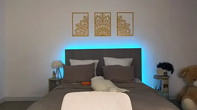 adele armass online show from April 4, 9:13 pm