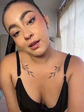 Elina Hills online show from February 19, 6:40 pm