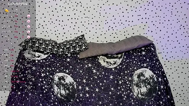 Angel Julles online show from April 11, 7:45 am