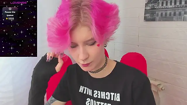 Angel Julles online show from April 2, 4:10 am