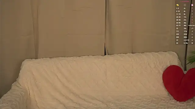 tinyanie online show from April 6, 8:43 pm