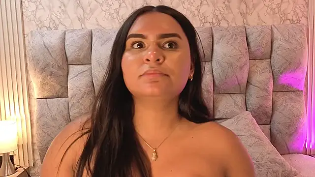 amarahanks1 online show from November 23, 8:21 pm