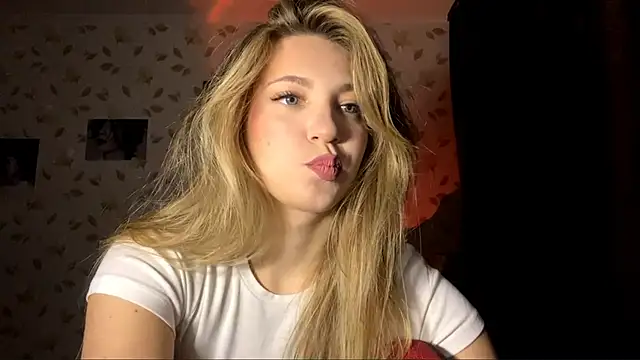 OrethaEredia online show from November 4, 3:28 pm