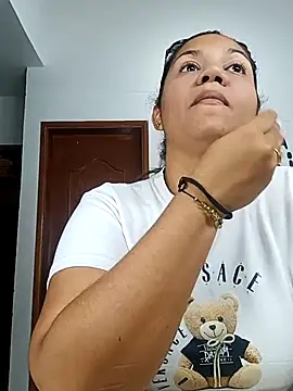 Samaraa Lee online show from December 4, 10:50 am