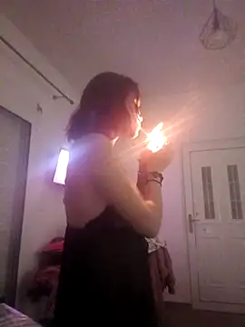 molly qu online show from November 5, 12:27 am