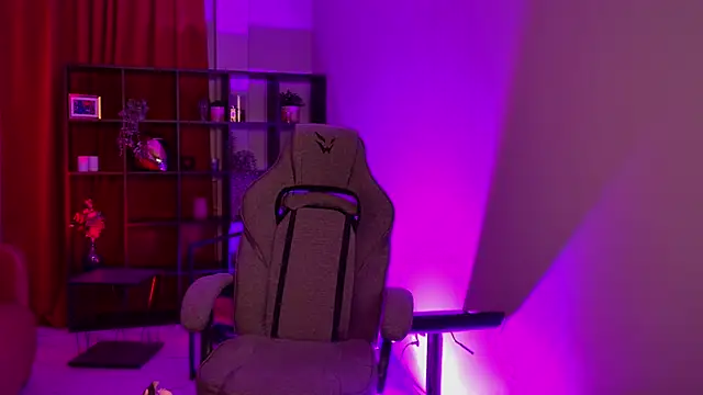 ElinVale online show from March 7, 2:24 pm