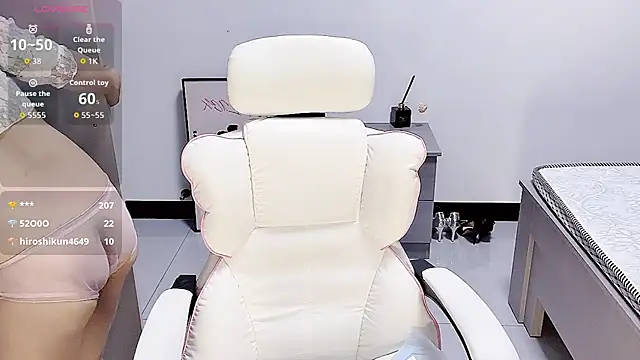 Bloo3iss online show from December 4, 7:03 pm