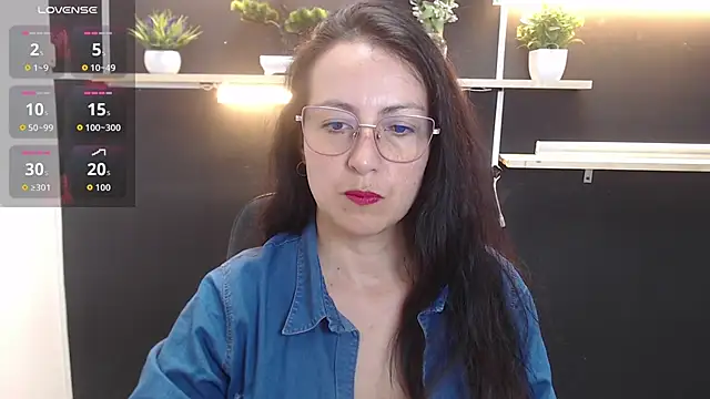 Lauryn Jones online show from March 28, 4:50 pm