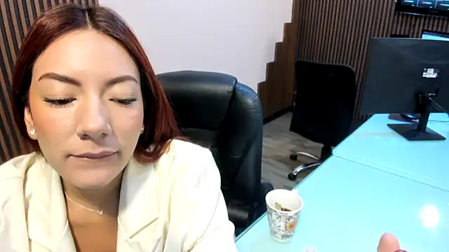 desk desire online show from January 12, 12:54 pm