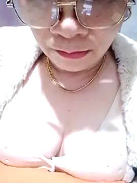 small-house123 online show from December 14, 10:48 pm