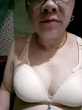 small-house123 online show from February 27, 10:59 am