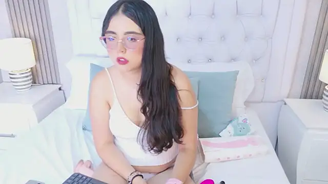 ScarlettPetrova online show from June 5, 11:38 am
