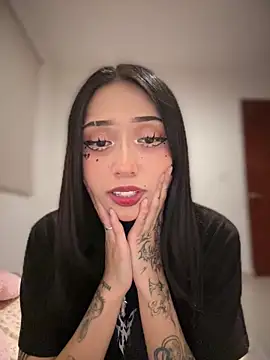 JIORYOvO online show from April 1, 2:34 am