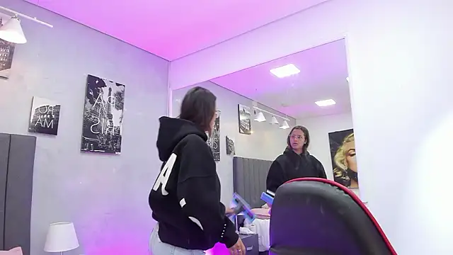 kendra london online show from February 3, 11:26 am