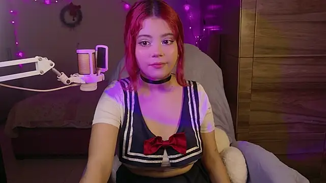 EmillieX online show from December 19, 12:15 am