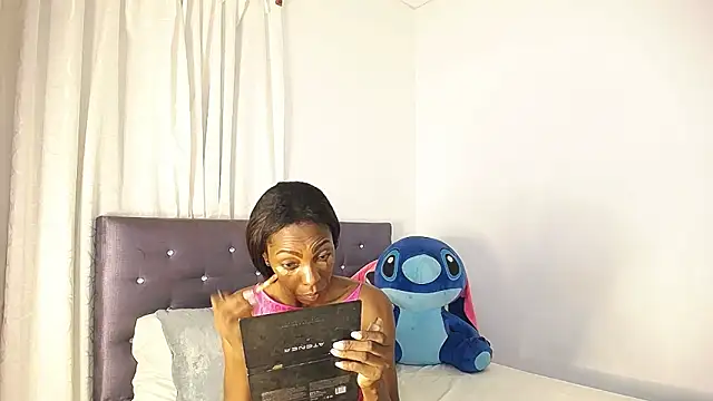 BryanaSmiths online show from November 4, 9:53 pm