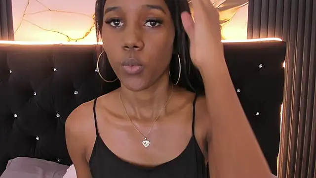 Mia Devereaux167 online show from February 16, 6:30 pm