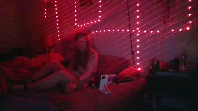 Redriddinghood8 online show from February 4, 8:17 am