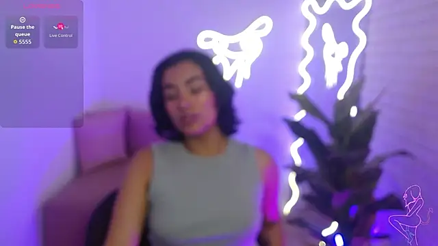 PEACHY TAY online show from November 20, 11:55 am