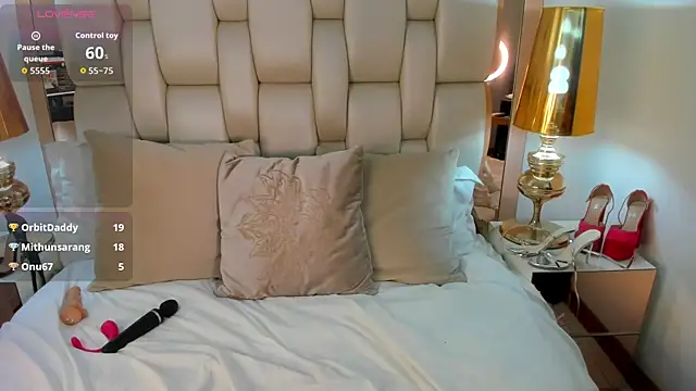 Bella  carther online show from April 15, 7:58 pm