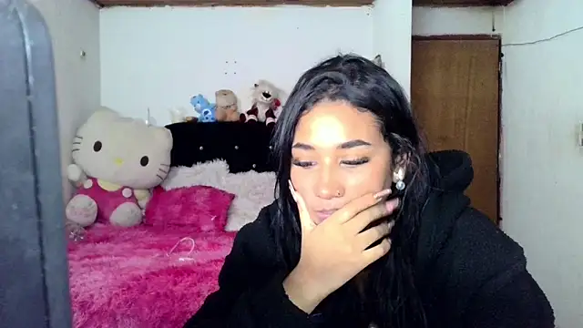 lyam ebony  online show from April 15, 6:14 am